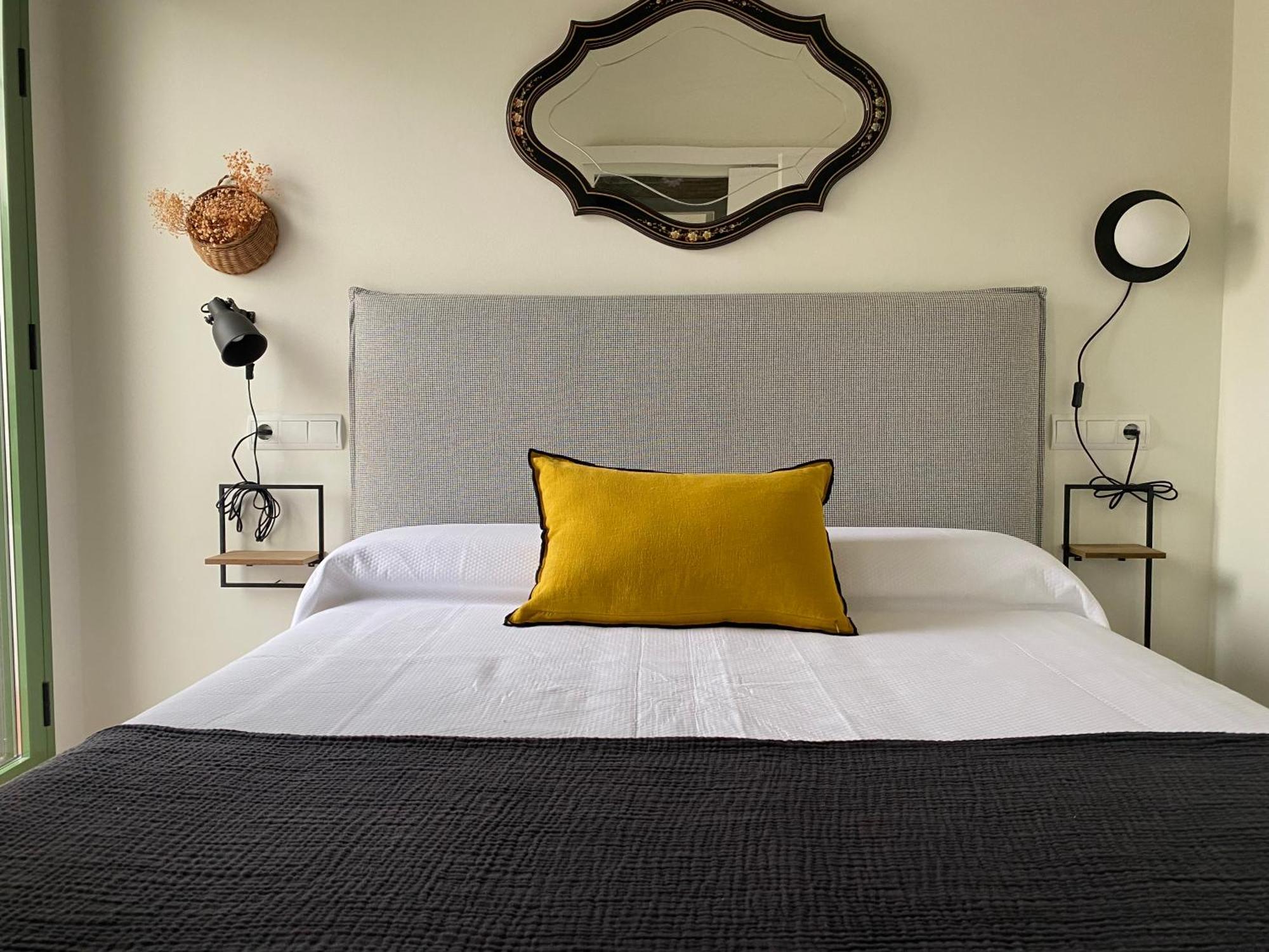Les Filles Hotel Deltebre Eksteriør billede